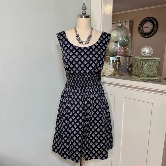 White House Black Market Sleeveless Fit & Flare Casual Dress Sundress Size 0 - Picture 2 of 11